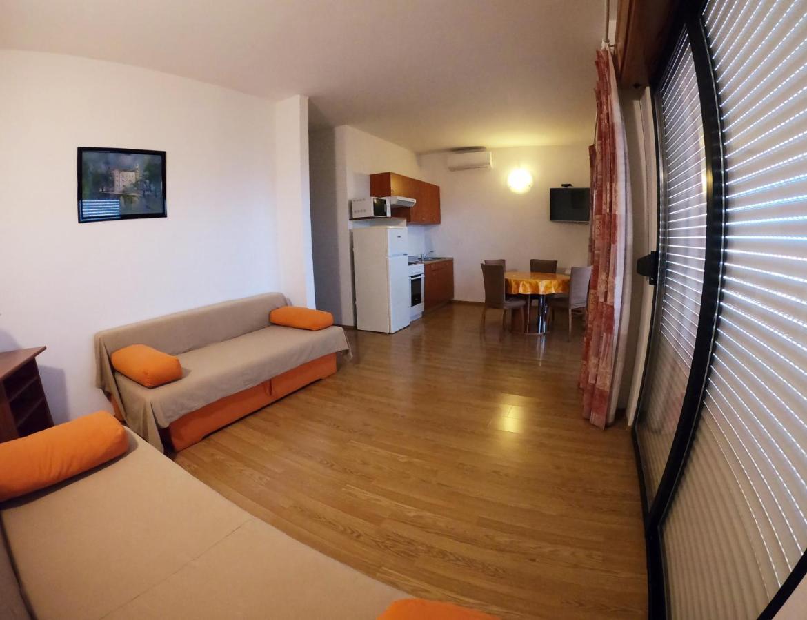 סלצה Apartments Adriatic 3 מראה חיצוני תמונה